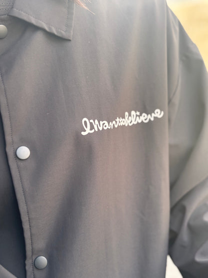 IWANTTOBELIEVE 定番のコーチジャケット。　BLACK