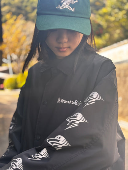 IWANTTOBELIEVE 定番のコーチジャケット。　BLACK