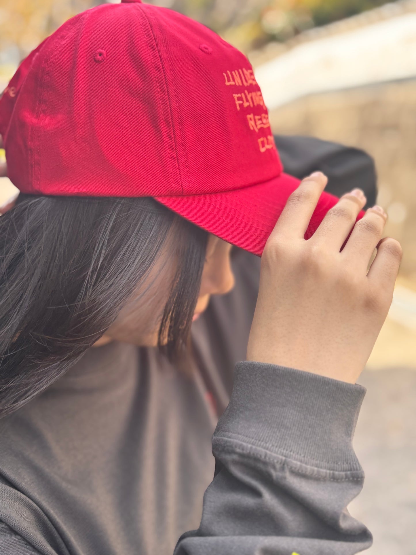 BENT BRIM CAP RED 25 AW