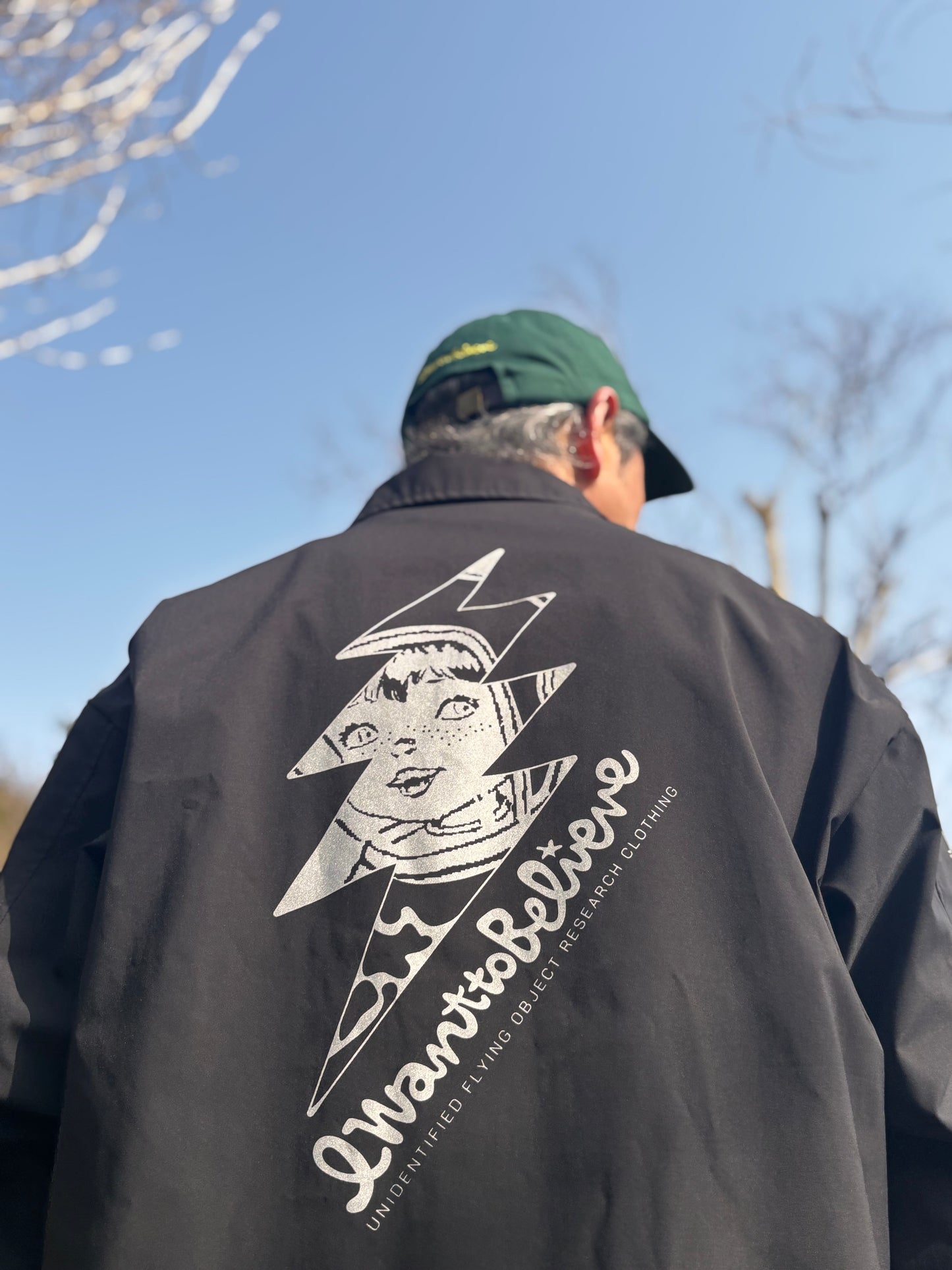 IWANTTOBELIEVE 定番のコーチジャケット。　BLACK