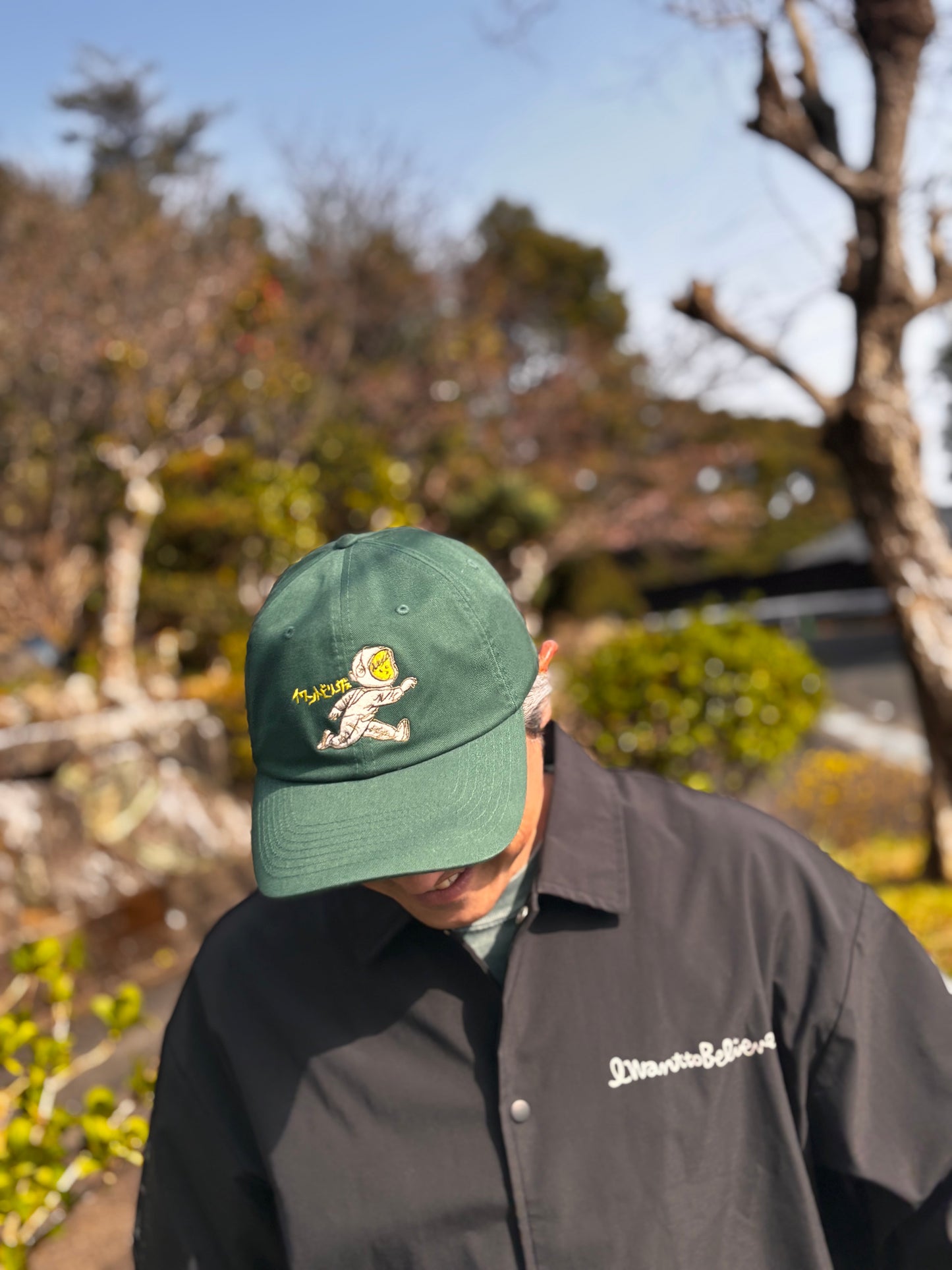 IWANTTOBELIEVE 定番のコーチジャケット。　BLACK