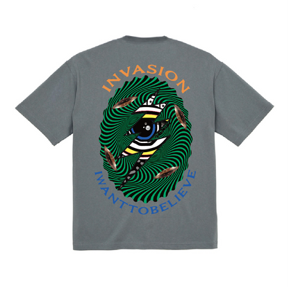 【予約商品:10月中旬以降お届け予定】INVASION Eye TEE 　STONE GREEN